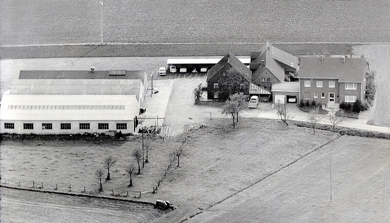 Luftbild - erste Halle der Firma Höner im Jahr 1952